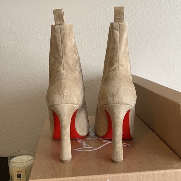 Christian Louboutin Me in the 90’s in champagne - Picture 5 of 8